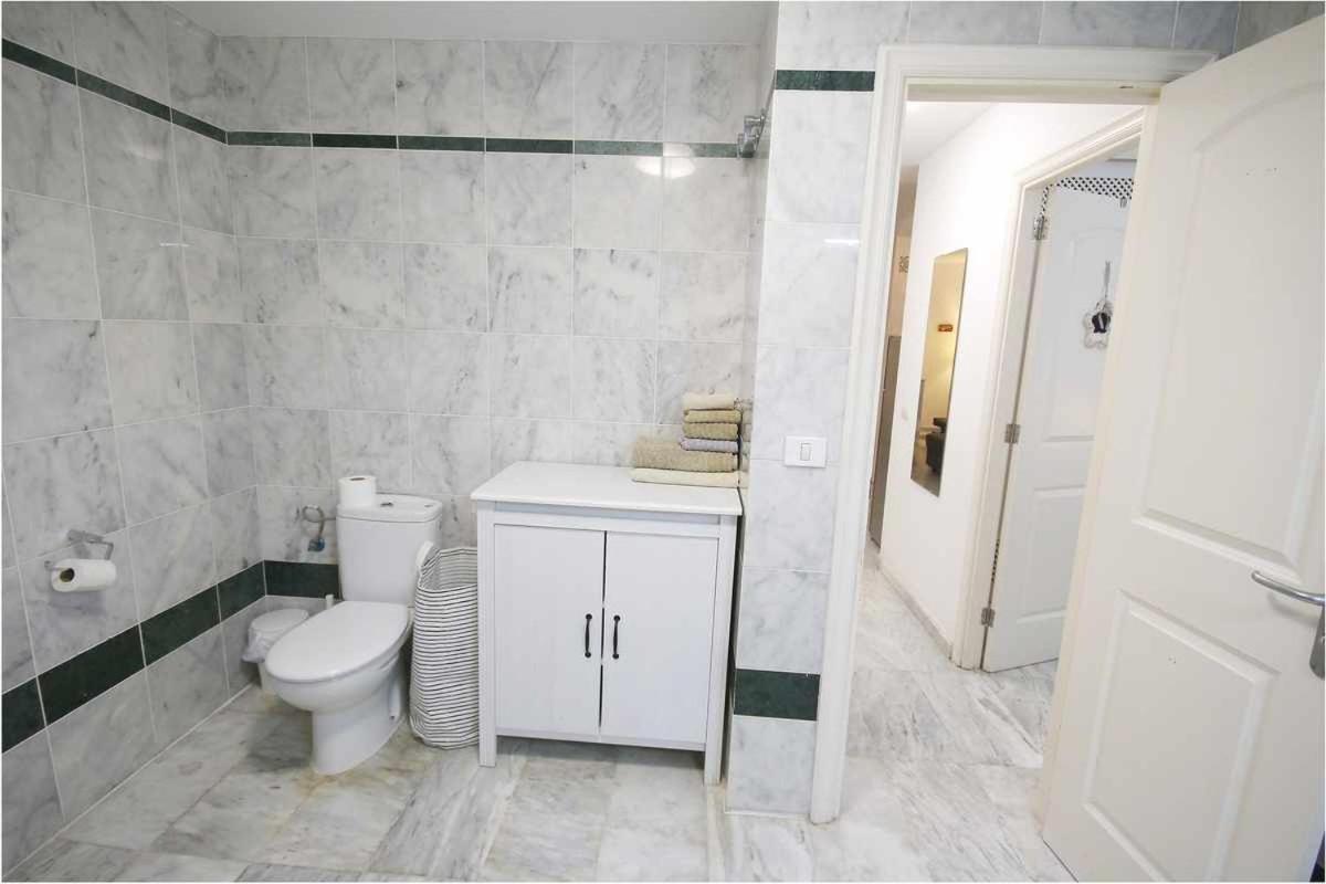 Dinastia B401 By Tenerife Rental & Sales لوس كريستيانوس المظهر الخارجي الصورة