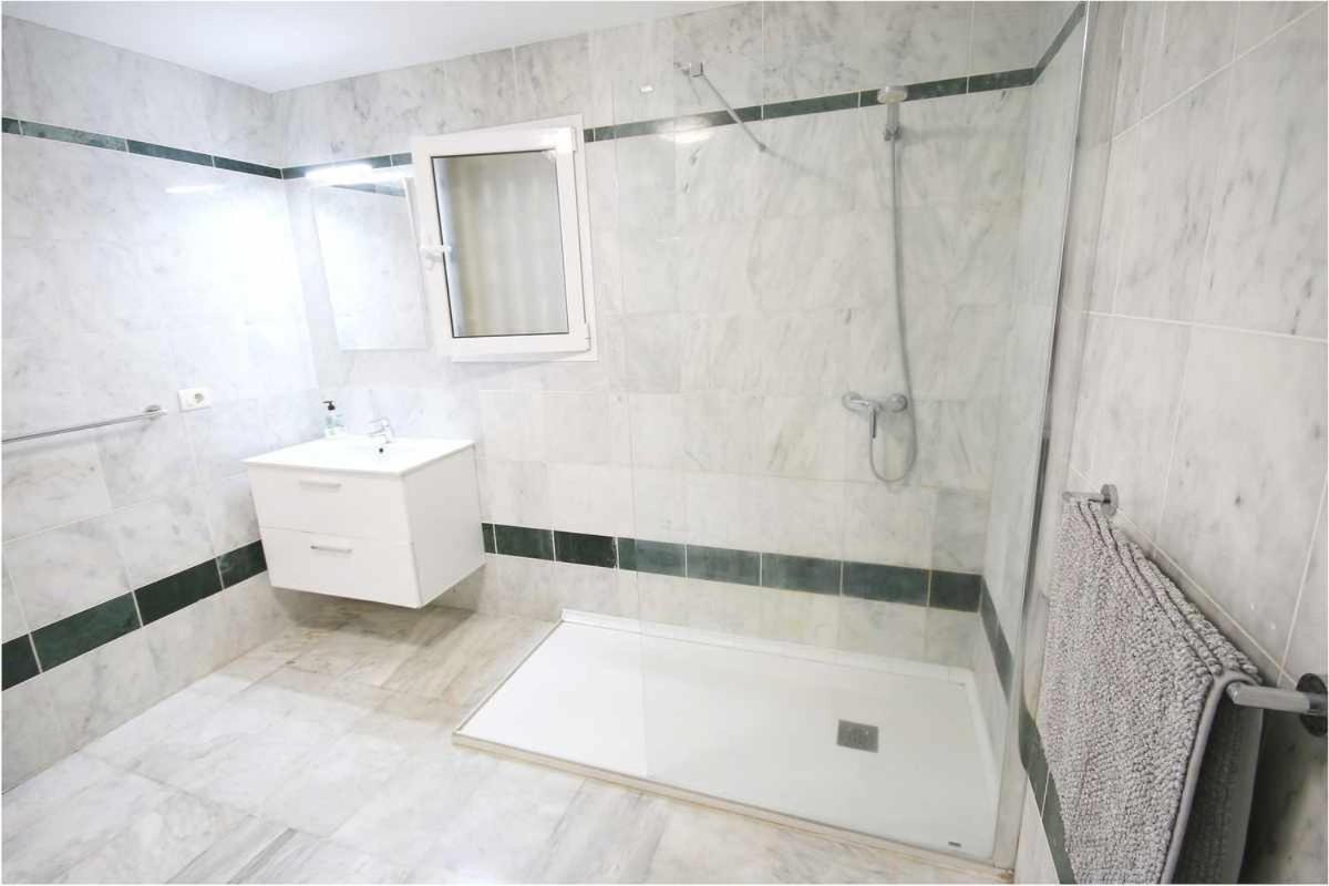 Dinastia B401 By Tenerife Rental & Sales لوس كريستيانوس المظهر الخارجي الصورة