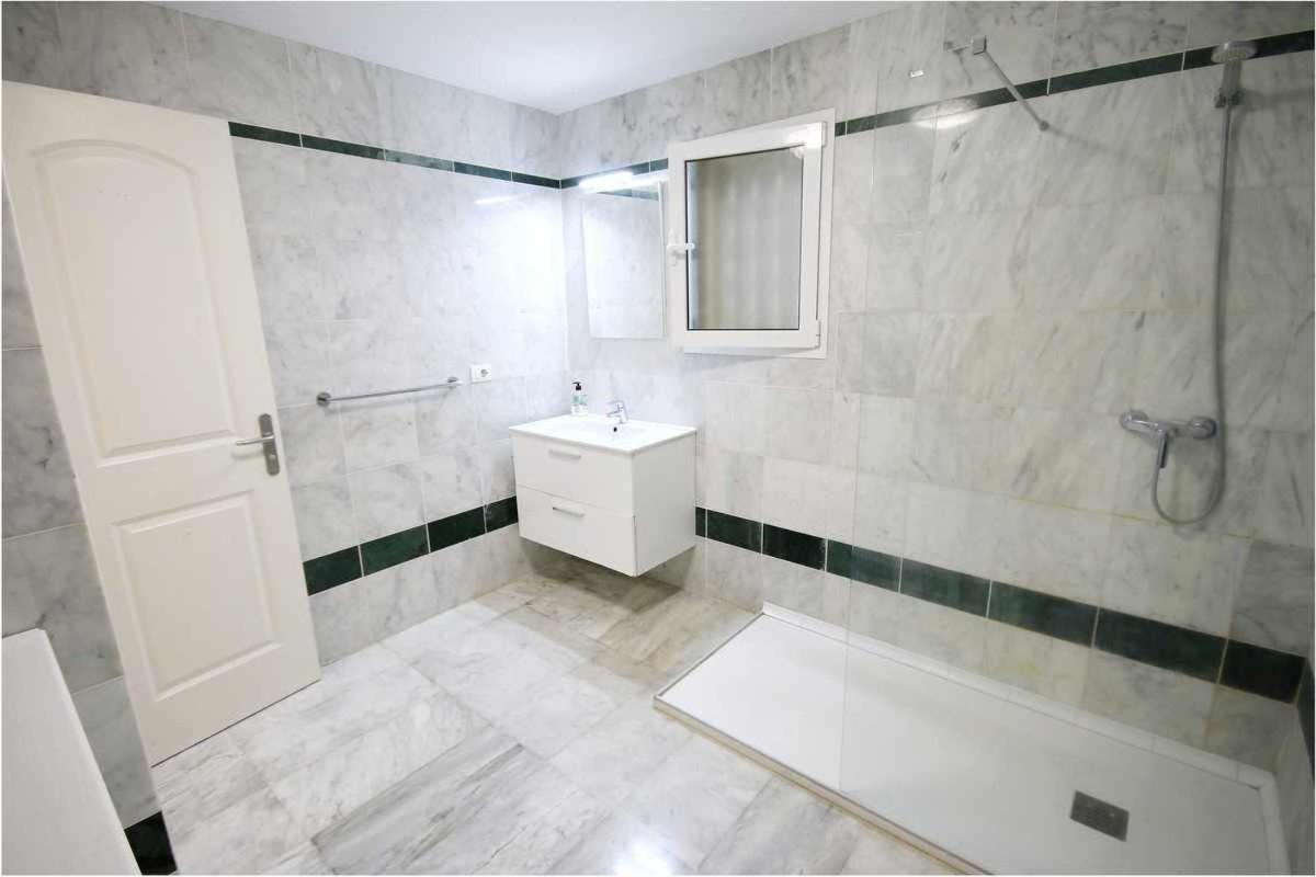 Dinastia B401 By Tenerife Rental & Sales لوس كريستيانوس المظهر الخارجي الصورة